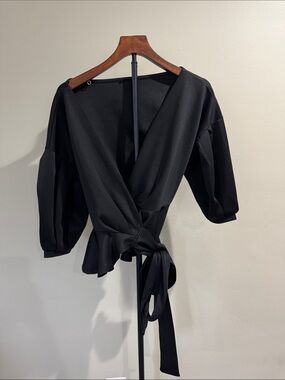 Olive Ole Black Puff 3/4 Sleeve Peplum Wrap Top (Size M)